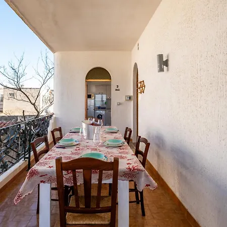 Feriehus Gaudi - Mila Sant Isidoro (Apulia)