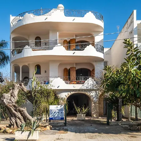 Gaudi - Mila Feriehus Sant Isidoro (Apulia)